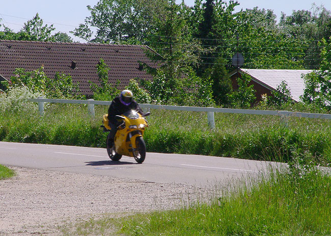 image/motorcyklist-47.jpg