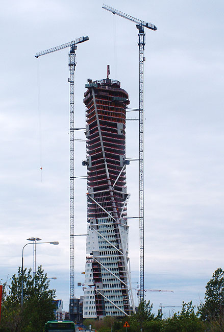 image/turning_torso-04.jpg