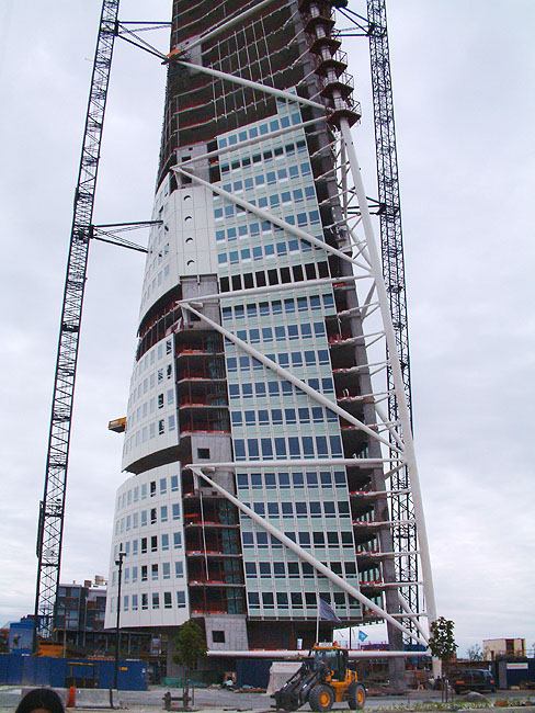 image/turning_torso-07.jpg