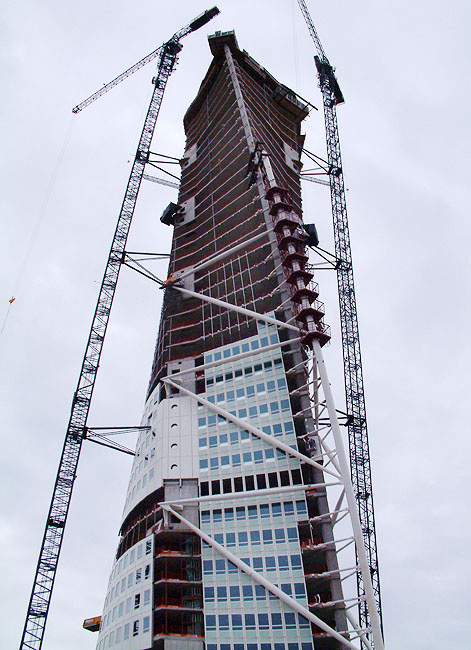 image/turning_torso-08.jpg