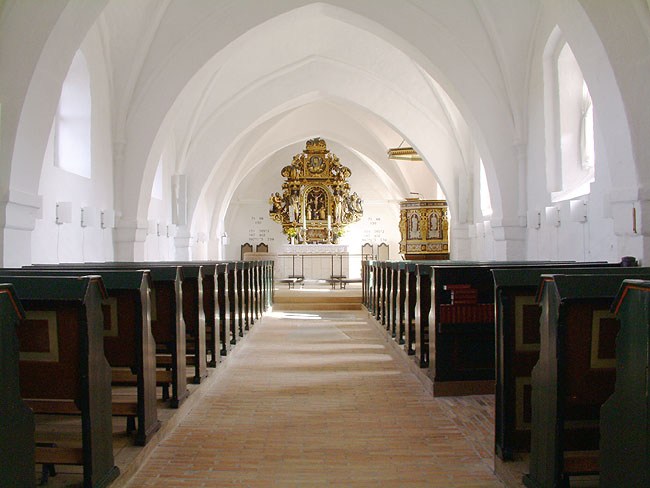 image/gl_oelstykke_kirke-30.jpg