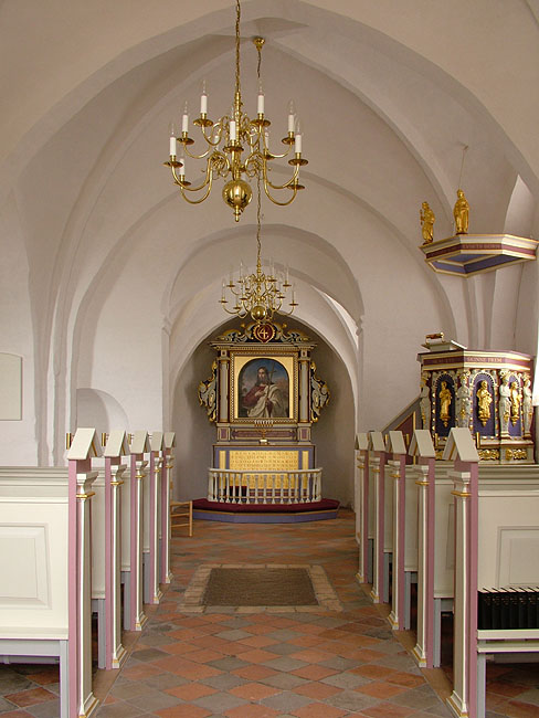 image/uvelse_kirke-02.jpg