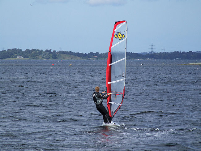 image/windsurfer-470.jpg