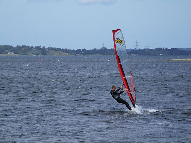 image/windsurfer-472.jpg